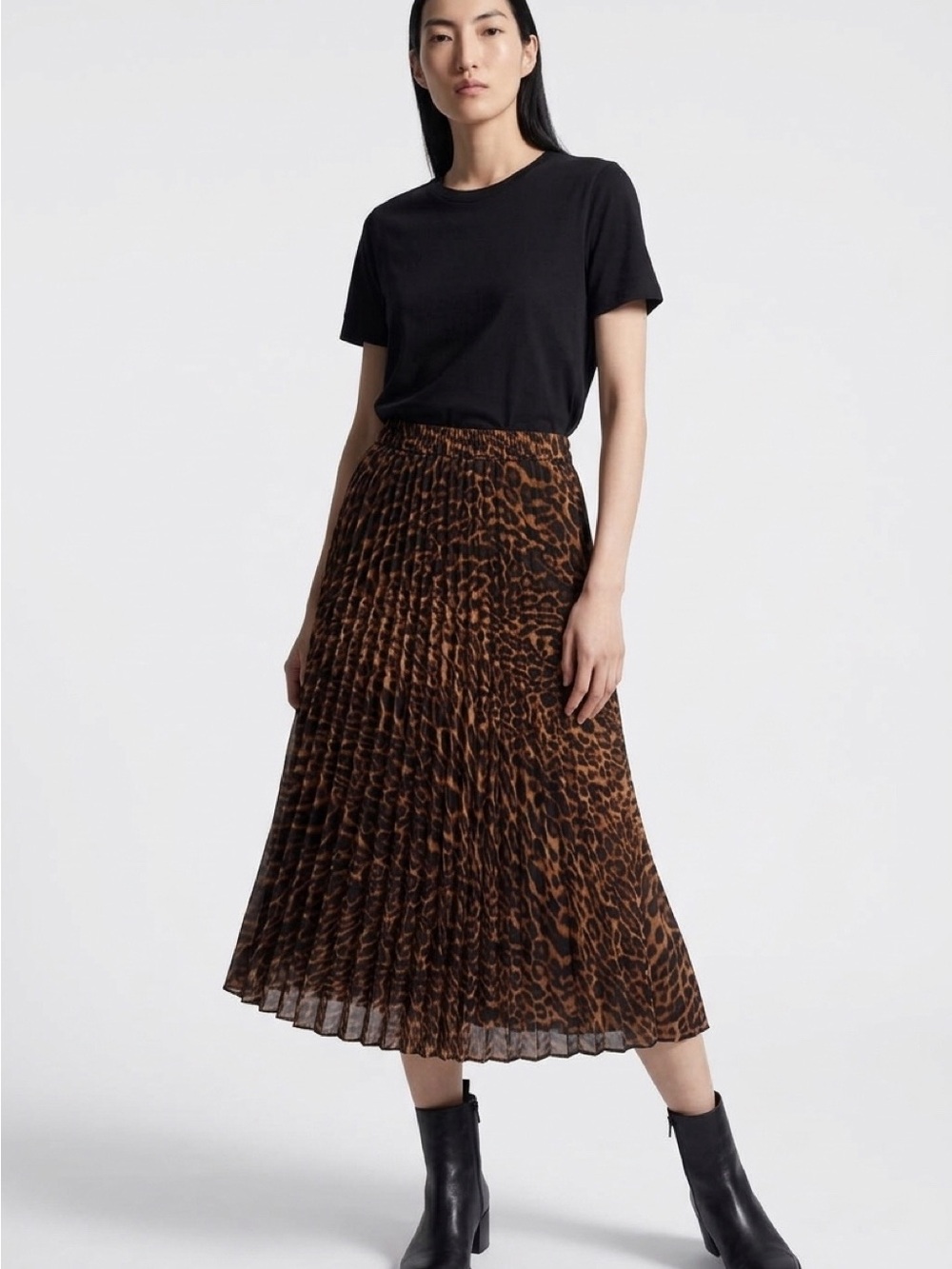 Pleated Leopard-Print Midi Skirt in Brown/Black
